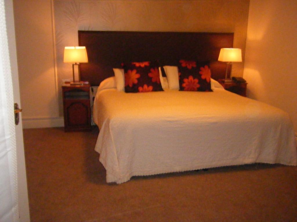 Robeen House Hotel Киларни Екстериор снимка